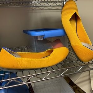 Rothys 9.5 women’s - Lemon Drop Flat